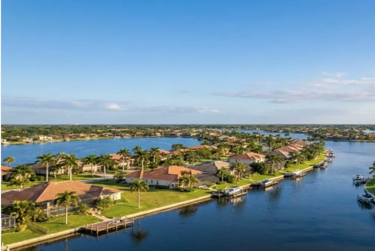 Lake Clarke Shores, FL Real Estate Market 2026: Prices, Trends & What Buyers Should Expect