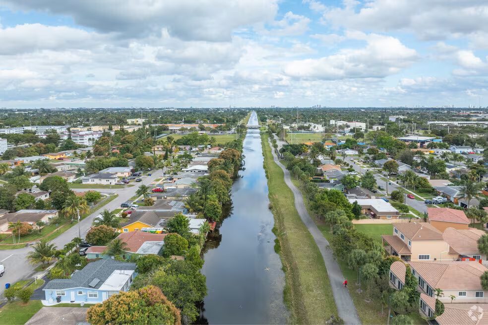 Lauderdale Lakes