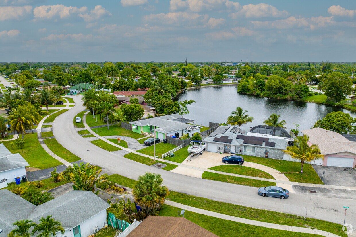 North Lauderdale